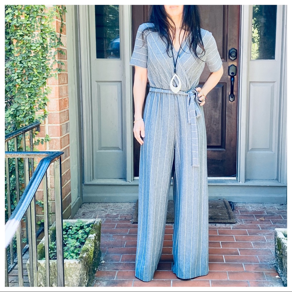 ✨LAST ONE✨Chic faux wrap wide leg belted jumpsuit - Picture 2 of 6